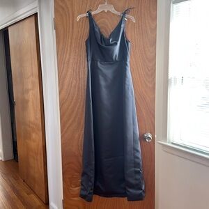 Vera Wang full length evening dress in beautiful steel grey size 8- runs small